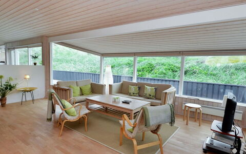 Hadar - 100M from the Sea: Legna, Casa, Portico, Deck, Latifoglie, Tetto, Color Legno, Pavimento In Legno, Eco Hotel