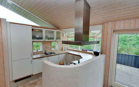 Hadar - 100M from the Sea: Legna, Casa, Portico, Deck, Latifoglie, Tetto, Color Legno, Pavimento In Legno, Eco Hotel