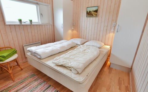 Hadar - 100M from the Sea: Legna, Casa, Portico, Deck, Latifoglie, Tetto, Color Legno, Pavimento In Legno, Eco Hotel