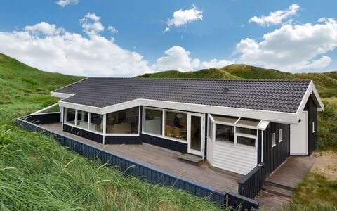 Hadar - 100M from the Sea: Legna, Casa, Portico, Deck, Latifoglie, Tetto, Color Legno, Pavimento In Legno, Eco Hotel