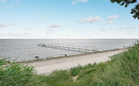 Birge - 200M from the Sea: Cielo, Blu, Acqua, Corpo D'Acqua, Ambiente Naturale, Orizzonte, Costa, Costiera E Morfologie Oceanic, Nube, Mare