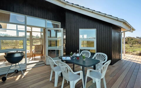 Janni - 250M from the Sea: Tetto, Casa, Casa, Villetta, Raccordo, Estate, Driveway, Edifici Giardino, Cortile, Capannone