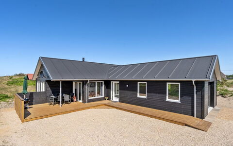 Alvhild - from the Sea: Casa, Villetta, Portico, Latifoglie, Raccordo, Deck, Shade, Plank, Estate, Edifici Giardino
