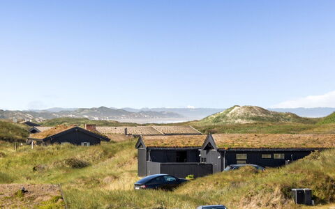 Kalervo - 100M from the Sea: Architettura, Tetto, Casa, Materiale Composito, Illuminazione Diurna, Raccordo, Driveway