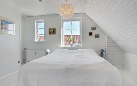 Starki - 800M from the Sea: Camera Da Letto, Letto, Interior Design, Soffitto, Pavimento, Legna, Pavimentazione, Bedding, Lenzuolo, Mobilia
