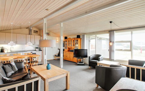Dalia - 200M from the Sea