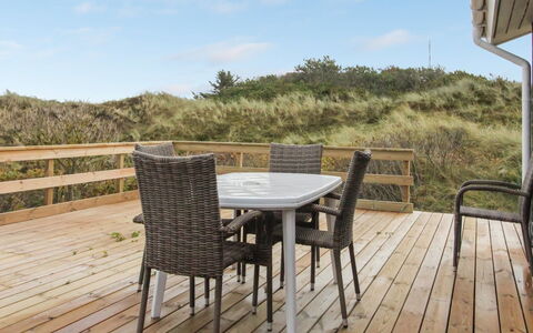 Ami - 200M from the Sea: Legna, Casa, Portico, Deck, Latifoglie, Tetto, Color Legno, Pavimento In Legno, Eco Hotel