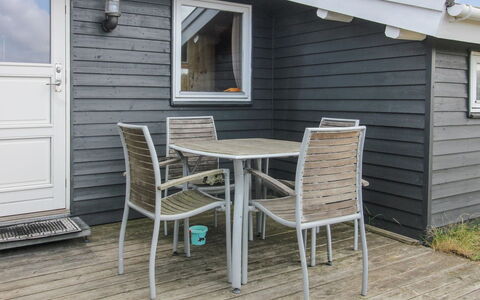 Ami - 200M from the Sea: Legna, Casa, Portico, Deck, Latifoglie, Tetto, Color Legno, Pavimento In Legno, Eco Hotel