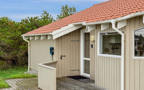 Zoya - 900M from the Sea: Tetto, Casa, Casa, Villetta, Raccordo, Estate, Driveway, Edifici Giardino, Cortile, Capannone