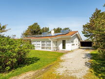 leoni - 500m From The Sea