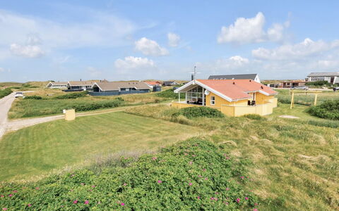 Ritte - 200M from the Sea: Legna, Casa, Portico, Deck, Latifoglie, Tetto, Color Legno, Pavimento In Legno, Eco Hotel