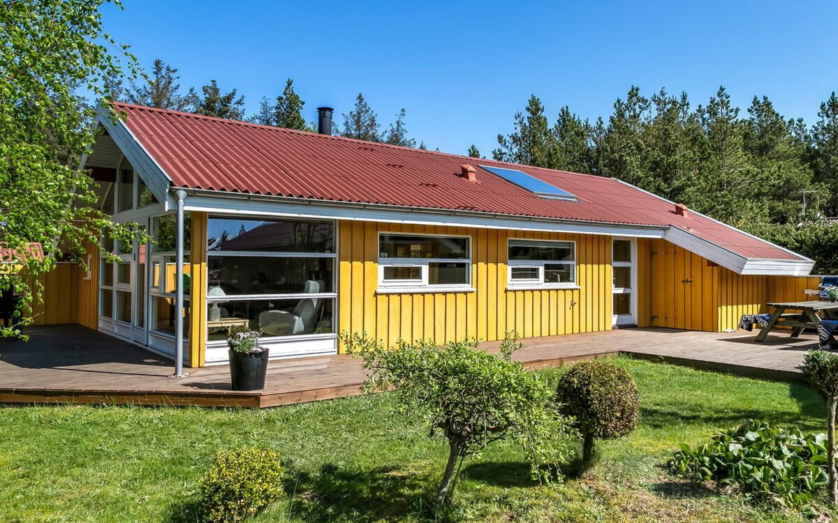 Vetle - 2.8Km from the Sea