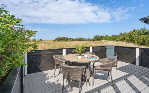 Allida - 800M from the Sea: Zona Residenziale, Tetto, Sobborgo, Driveway, Estate, Camino