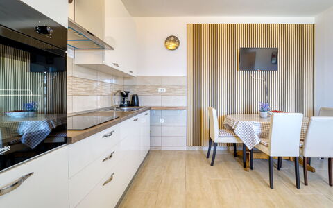 Edita: Interior Design, Pavimentazione, Mobilia, Legna, Pavimento, Controsoffitto, Soffitto, Cabinetry, Cucina, Camera