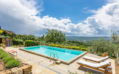 Lunaria + Solaria + Nuvola: Nube, Cielo, Acqua, Pianta, Piscina, Azzurro, Albero, Mobili Da Esterno, Shade, Rettangolo