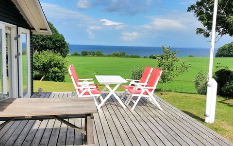Hoimar - 400M from the Sea: Tetto, Casa, Casa, Villetta, Porta, Raccordo, Deck, Portico, Plank, Latifoglie