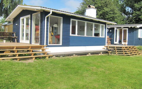 Hoimar - 400M from the Sea: Tetto, Casa, Casa, Villetta, Porta, Raccordo, Deck, Portico, Plank, Latifoglie
