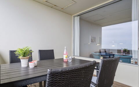 Edelina - 50M from the Sea: Costruzione, Casa, Finestra, Casa, Tetto, Zona Residenziale, Arbusto, Villetta, Lotto