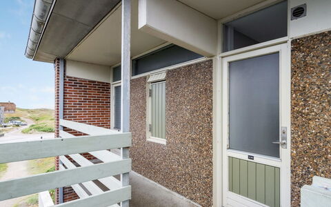 Edelina - 50M from the Sea: Costruzione, Casa, Finestra, Casa, Tetto, Zona Residenziale, Arbusto, Villetta, Lotto