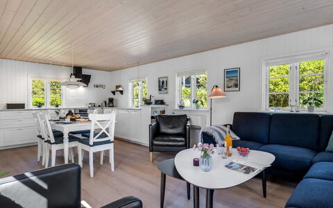 Soleil - 300M from the Sea: Legna, Mobilia, Casa, Casa, Interior Design, Porta, Soggiorno, Villetta, Divano, Soffitto