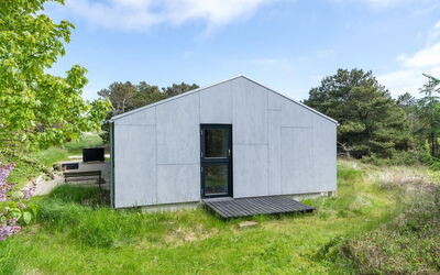 Fidelia - 800M from the Sea