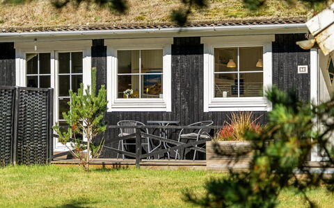 Eimi - 1.5Km from the Sea: Tetto, Casa, Porta, Villetta, Shade, Raccordo, Cortile, Estate, Backyard