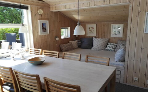 Augusta - 700M from the Sea: Zona Residenziale, Tetto, Sobborgo, Driveway, Estate, Camino