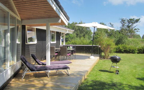 Augusta - 700M from the Sea: Zona Residenziale, Tetto, Sobborgo, Driveway, Estate, Camino