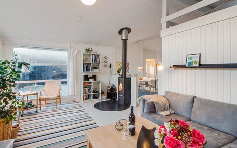 Fenneke - 50M from the Sea: Casa, Casa, Porta, Tetto, Villetta, Estate, Giardino, Shade, Raccordo, Cortile