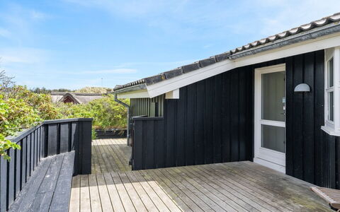 Fenneke - 50M from the Sea: Casa, Casa, Porta, Tetto, Villetta, Estate, Giardino, Shade, Raccordo, Cortile