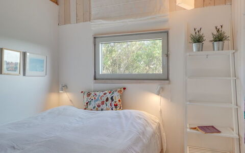 Athina - 200M from the Sea: Interior Design, Parete, Camera Da Letto, Legna, Letto, Soffitto, Lenzuolo, Mobilia, Camera, Pavimento