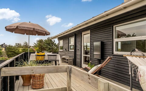 Athina - 200M from the Sea: Legna, Casa, Architettura, Portico, Latifoglie, Pavimento In Legno, Plank, Deck, Porta, Color Legno