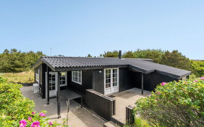 Stefana - 200M from the Sea