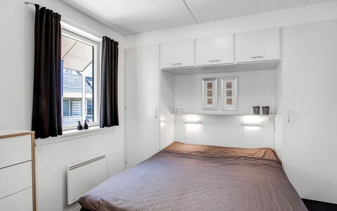 Jano - 100M from the Sea: Mobilia, Interior Design, Camera Da Letto, Letto, Lenzuolo, Camera, Bedding, Pavimento, Pavimentazione, Soffitto