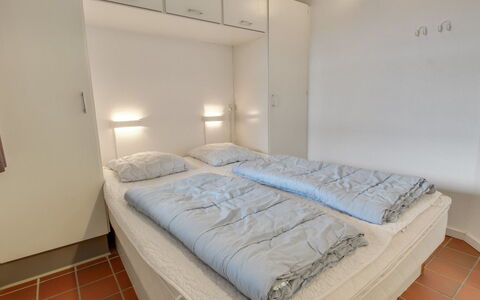 Halina - 100M from the Sea: Camera Da Letto, Pavimento, Letto, Interior Design, Pavimentazione, Mobilia, Bedding, Camera, Soffitto, Lenzuolo