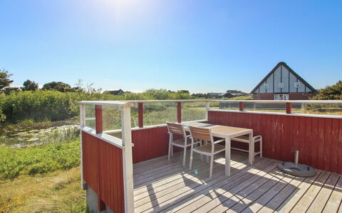 Piotr - 800M from the Sea: Architettura, Tetto, Casa, Materiale Composito, Illuminazione Diurna, Raccordo, Driveway