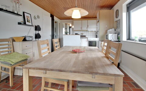 Sophine - 50M from the Sea: Mobilia, Interior Design, Pavimentazione, Pavimento, Legna, Tavolo, Cucina & Sala Da Pranzo Tavolo, Soffitto, Sedia, Sala Da Pranzo