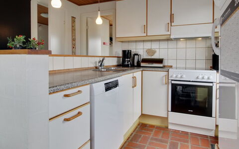 Sophine - 50M from the Sea: Cucina, Controsoffitto, Pavimentazione, Elettrodomestico Da Cucina, Interior Design, Cabinetry, Apparecchio Major, Legna, Pavimento, Soffitto