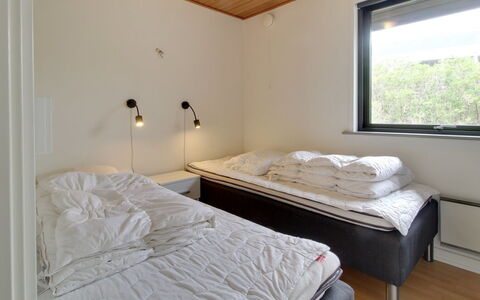 Sophine - 50M from the Sea: Letto, Camera Da Letto, Parete, Interior Design, Legna, Pavimento, Pavimentazione, Soffitto, Lenzuolo, Bedding