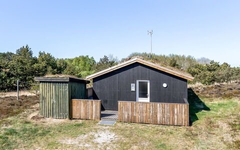 Sara - 2.5Km from the Sea: Erba, Casa, Tetto, Casa, Villetta, Arbusto, Lotto, Area Rurale, Agriturismo, Groundcover