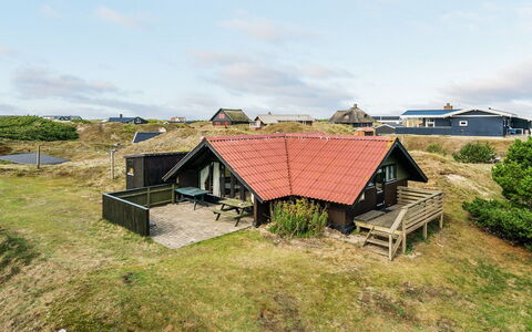 Delia - 300M from the Sea: Tetto, Casa, Casa, Villetta, Porta, Raccordo, Deck, Portico, Plank, Latifoglie