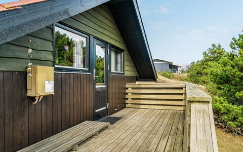 Delia - 300M from the Sea: Tetto, Casa, Casa, Villetta, Porta, Raccordo, Deck, Portico, Plank, Latifoglie