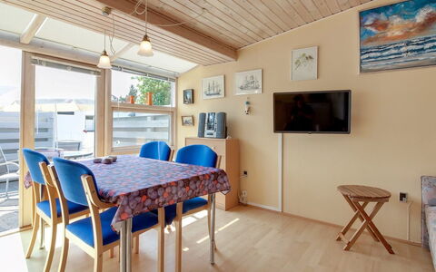 Genadij - 1Km from the Sea: Legna, Tetto, Architettura, Casa, Casa, Villetta, Raccordo, Latifoglie, Pendenza, Estate