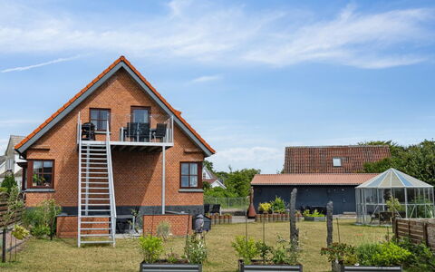 Amely - 500M from the Sea: Cielo, Costruzione, Casa, Tetto, Casa, Zona Residenziale, Villetta, Raccordo, Estate, Agriturismo