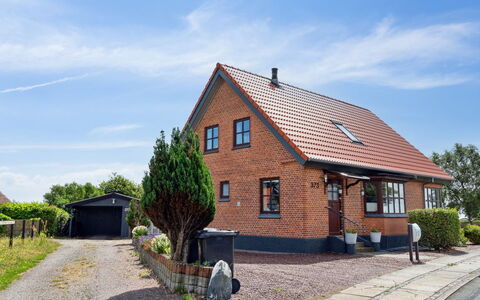 Amely - 500M from the Sea: Cielo, Costruzione, Finestra, Casa, Tetto, Zona Residenziale, Casa, Villetta, Brick, Muratura