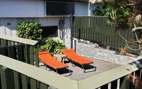 Ariana - 150M from the Sea: Arbusto, Urban Design, Groundcover, Brick, Appartamento, Estate, Muratura, Balcone, Landscaping