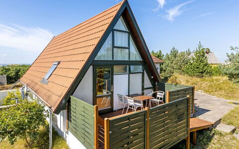 Ariana - 150M from the Sea: Tetto, Casa, Casa, Villetta, Porta, Raccordo, Deck, Portico, Plank, Latifoglie