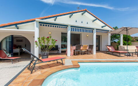 Corsaires: Cielo, Nube, Pianta, Albero, Architettura, Lotto, Shade, Paesaggio, Immobiliare, Area Rurale
