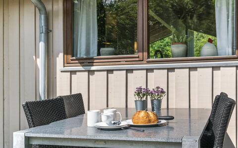 Leevi - 150M from the Sea: Portico, Mobili Da Esterno, Vaso Di Fiori, Color Legno, Latifoglie, Pianta Della Casa, Deck, Terrazza, Giardino, Shade
