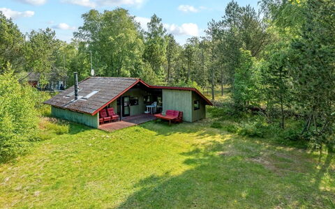 Elfrieda - 1.6Km from the Sea: Arbusto, Casa, Lotto, Villetta, Area Rurale, Casa, Groundcover, Edifici Giardino, Prato, Giardino